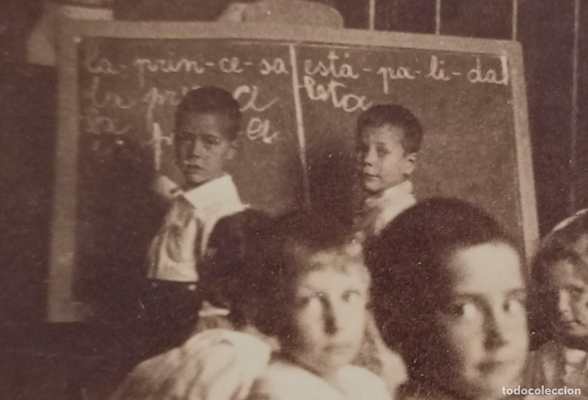 Postales: ANTIGUA POSTAL FOTOGRAFICA - CLASE ESCOLAR CIRCA 1920