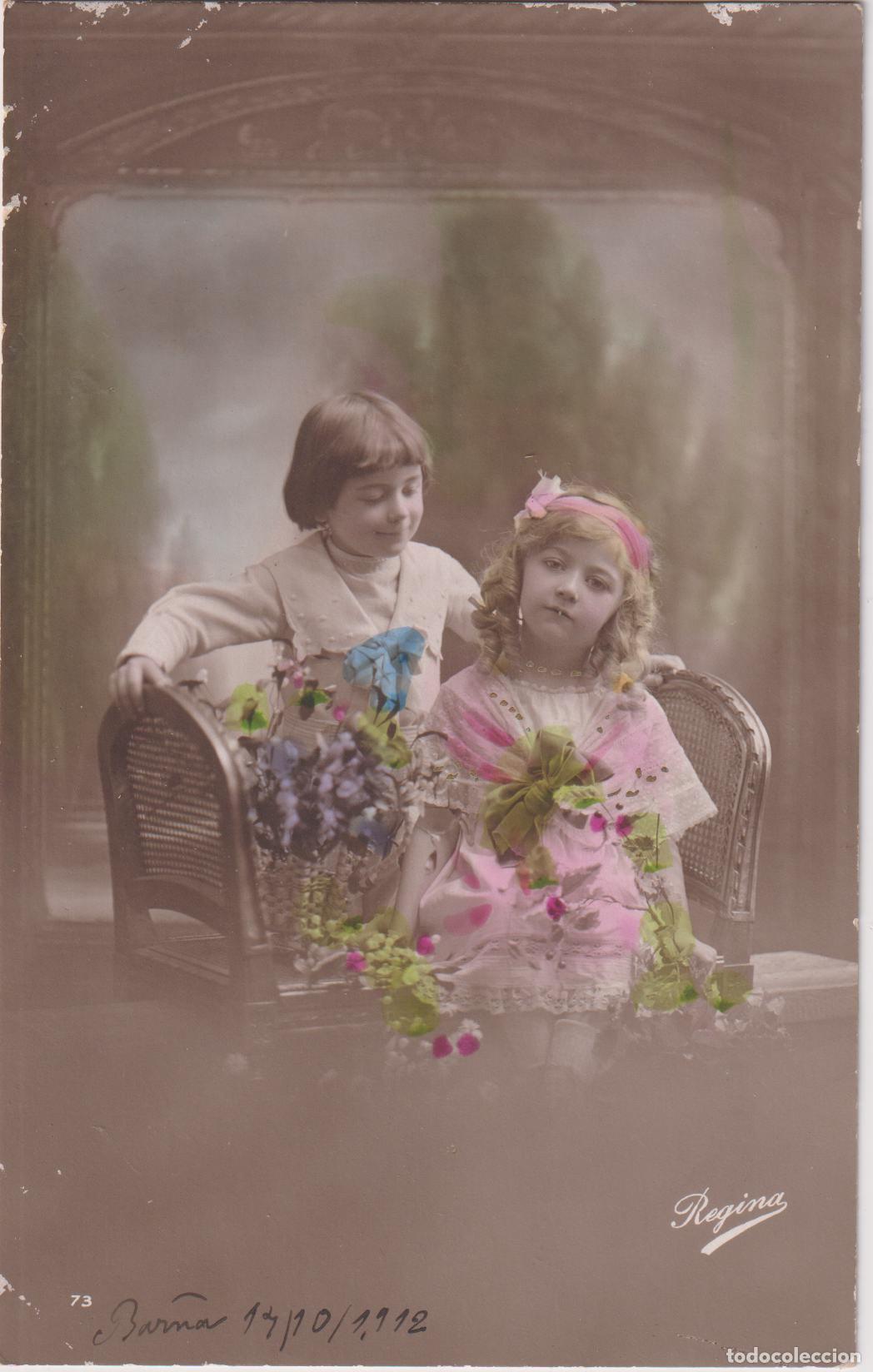 Postales: POSTAL ANTIGUA INICIOS SIGLO XX, NI&Ntilde;OS Y UN RAMO DE FLORES &ndash; REGINA 73 &ndash; CIRCULADA 1912