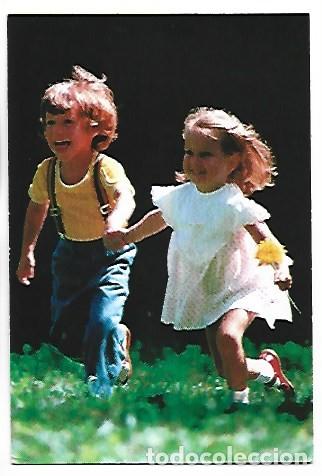 Postales: PAREJA DE NI&Ntilde;OS A LA CARRERA - Foto 1