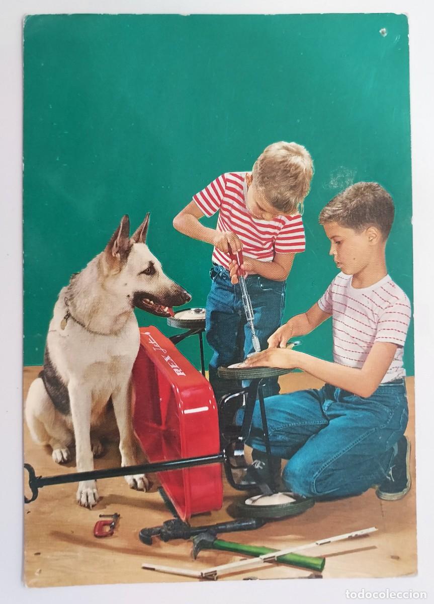 Postales: POSTAL VINTAGE NI&Ntilde;OS MANUALIDAD MECANICO, PERRO PASTOR ALEMAN. 1966. ESCRITA. CYZ