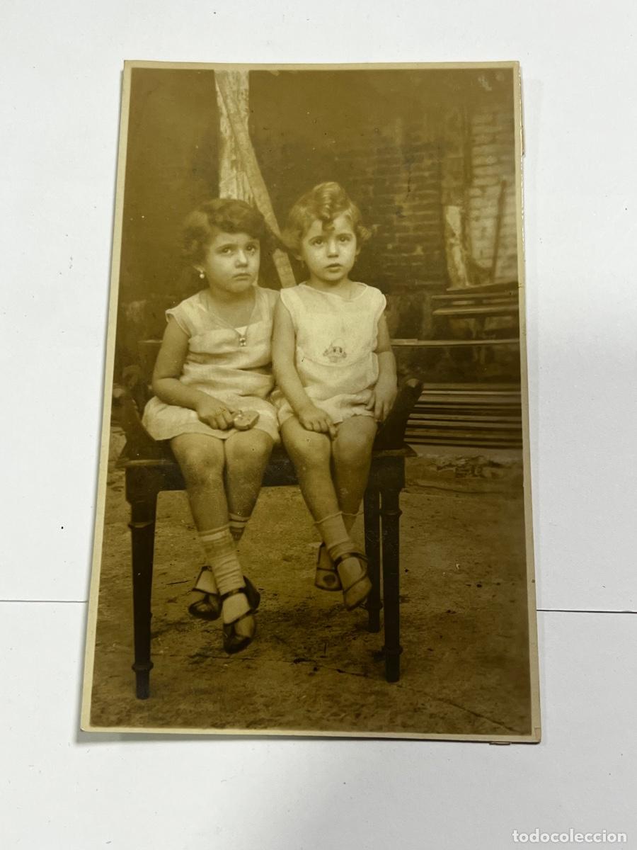 Postales: TARJETA POSTAL INFANTIL. CUBA. DOS NI&Ntilde;AS SENTADAS. 1928
