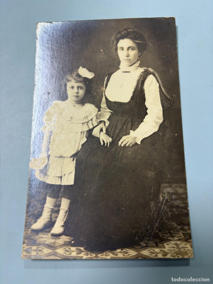 Postales: TARJETA POSTAL. RETRATO FOTOGR&Aacute;FICO ANTIGUO DE MUJER CON NI&Ntilde;A. MODA Y VESTIMENTA DE &Eacute;POCA.