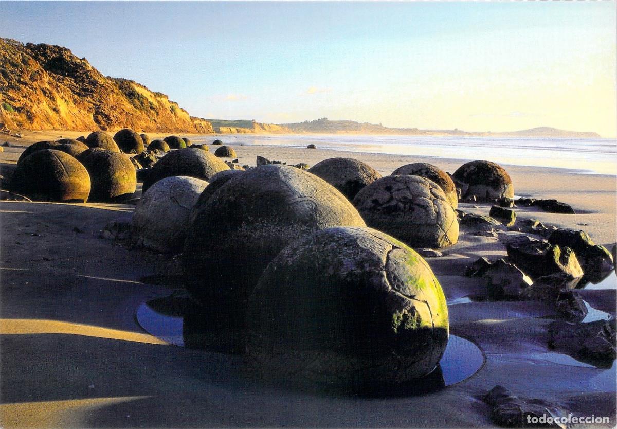 Postales: Postal de las Piedras de Moeraki en Oamaru, Nueva Zelanda