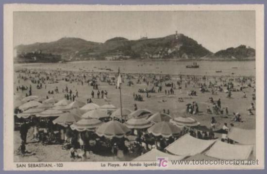 Postkarten: TARJETA POSTAL ANTIGUA DE SAN SEBASTIAN. 103. LA PLAYA. AL FONDO IGUELDO. EDICIONES. ARRIBAS.