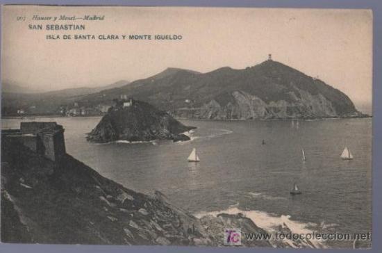 Postales: TARJETA POSTAL DE SAN SEBASTIAN. IGLESIA DE SANTA CLARA Y MONTE IGUELDO. 907. HAUSER Y MENET.