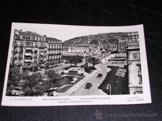 Postales: SAN SEBASTIAN,PLAZA DE REINA REGENTE,MANIPEL RTO.N&ordm; 142205,POST. CIRCULADA 1955-14X9 CM.