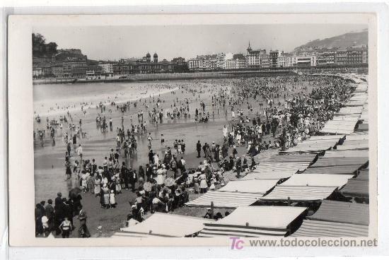 Postales: TARJETA POSTAL FOTOGRAFICA DE SAN SEBASTIAN. LA PLAYA