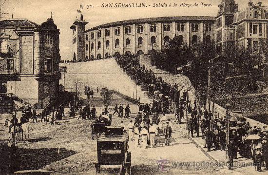 Postkarten: POSTAL SAN SEBASTIAN. SUBIDA A LA PLAZA DE TOROS. ANIMADA.