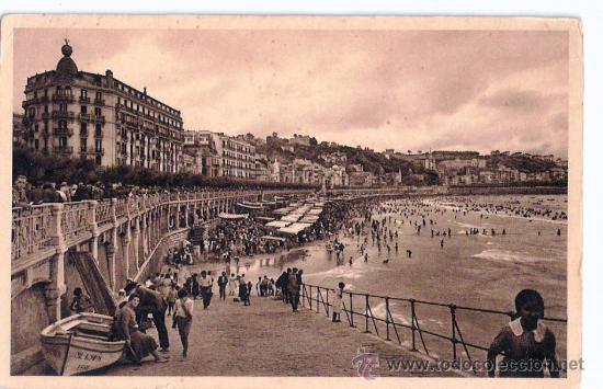 Postkarten: TARJETA POSTAL DE SAN SEBASTIAN, GUIPUZCOA. HOTEL Y BAJADA A LA PLAYA . N&ordm;9 FOTO GALARZ.