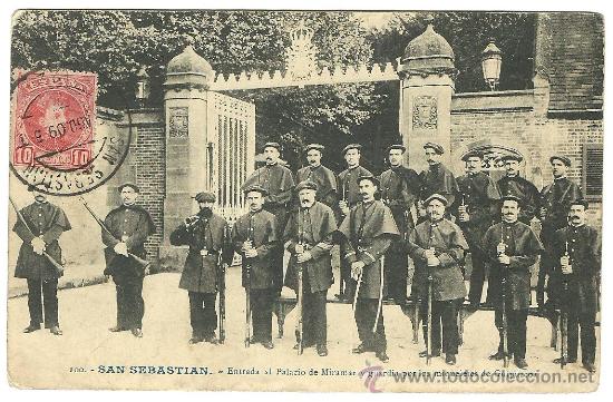 Postales: TARJETA POSTAL DE SAN SEBASTIAN - ENTRADA AL PALACIO DE MIRAMAR Y GUARDIA POR LOS MIQUELETES N&ordm; 100