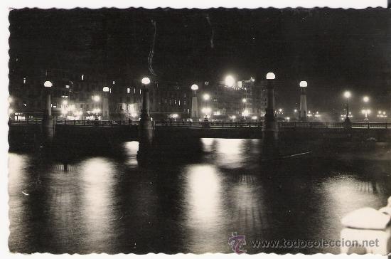 Cartes Postales: SAN SEBASTIAN.-PUENTE DE ZURRIOLA , VISTA NOCTURNA.-EDI. ARRIBAS