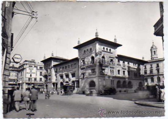 Postales: Vitoria. 55 Edificio de Correos. Circulada. No figura editor. Formato grande. - Foto 1