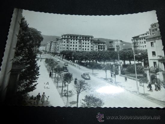 Postales: POSTAL FOTOGRAFICA DE IRUN, PASEO DE COLON, ED. DARVI, ESCRITA SIN CIRCULAR