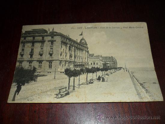 Postais: TARJETA POSTAL DE SAN SEBASTIAN  HOTEL MARIA CRISTINA Y EL TEATRO CIRCULADA 1912