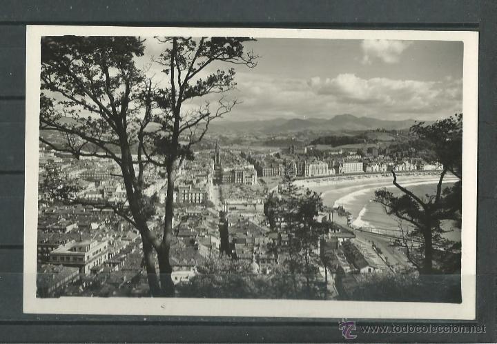 Postkarten: LOTE DE 2 FOTOS POSTALES DE SAN SEBASTIAN - 2 VISTA MONTE URGUL Y DE LA CONCHA - UNA ESCRITA