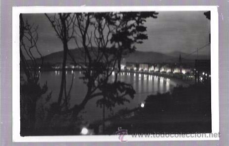Postcards: TARJETA POSTAL DE SAN SEBASTIAN. LA PLAYA. VISTA DE NOCHE.