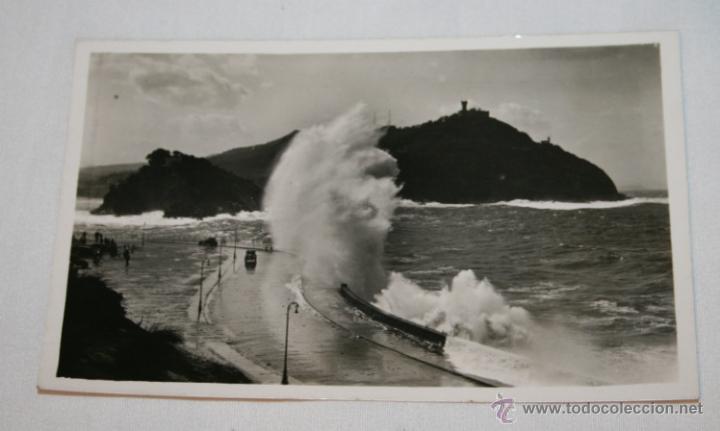 Cartoline: POSTAL ANTIGUA DE SAN SEBASTIAN, PASEO NUEVO, FOTO OSTARGA ? ESCRITA EN 1947