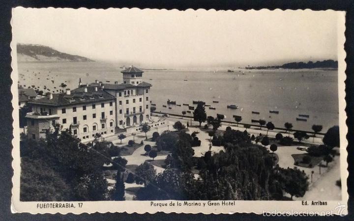 Postkarten: POSTAL FOTOGR&Aacute;FICA. PARQUE DE LA MARINA Y GRAN HOTEL. FUENTERRABIA. GUIPUZCOA.