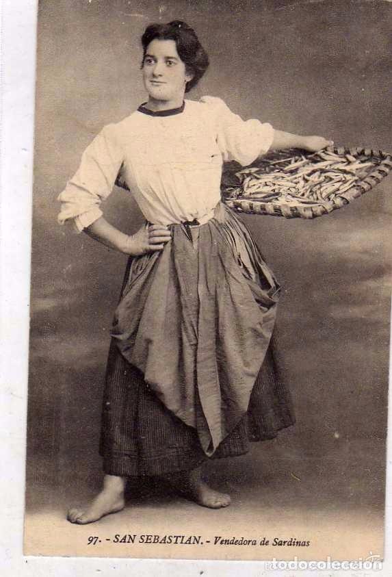 Postais: San Sebastian. 97 Vendedora de sardinas. Circulada. Sello despegado.