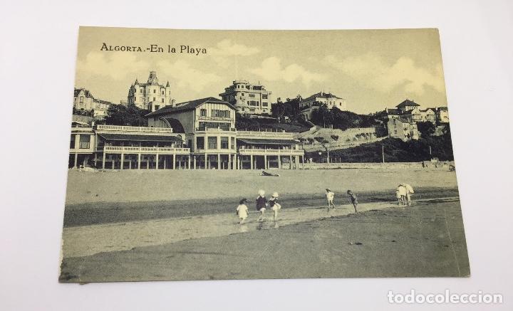 Postales: ANTIGUA POSTAL DE ALGORTA - EN LA PLAYA - Foto 1