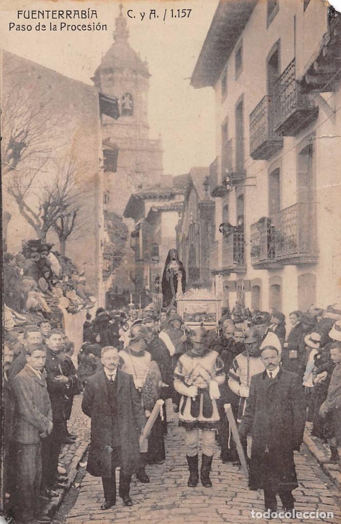 FUENTERRABIA (GUIPUZCOA).- PASO DE LA PROCESION