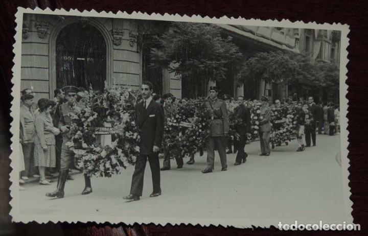 Postkarten: FOTOGRAFIA DE SAN SEBASTIAN, A&Ntilde;OS 40, DESFILE POR LAS CALLES CON MOTIVO DE UN FUNERAL OFICIAL, FOTO