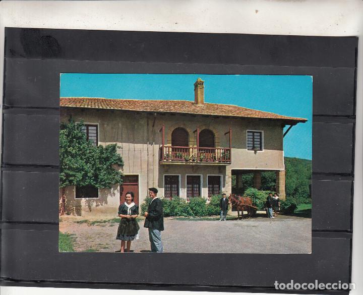N&ordm; 8. FOLKLORE VASCO. PAREJAS T&Iacute;PICAS