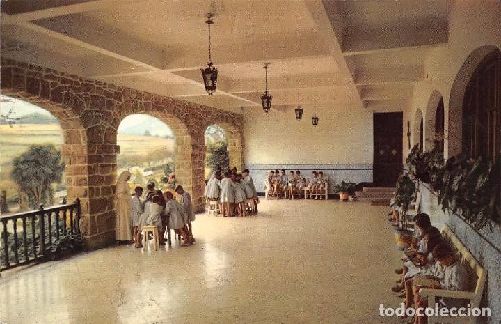 Postales: CAJA DE AHORROS MUNICIPAL DE BILBAO.- OBRAS SOCIALES.- COLONIA DE PEDERNALES.- VEST&Iacute;BULO