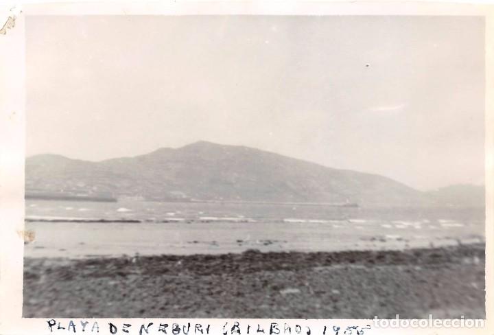 Postales: PLAYA DE NEGURI.- FOTOGRAF&Iacute;A MEDIDAS 13 X 9 CMS A&Ntilde;O 1955