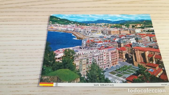 Postales: Postal de San Sebastian. Playa de Zuloaga y barrio de Gros. Manipel. NO CIRCULADA