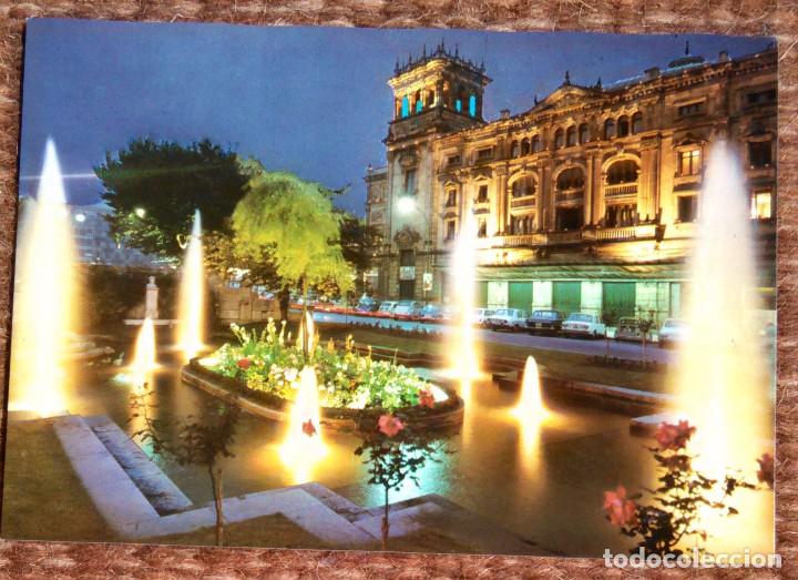 Cartes Postales: SAN SEBASTIAN - PLAZA DE REINA REGENTE Y TEATRO VICTORIA EUGENIA