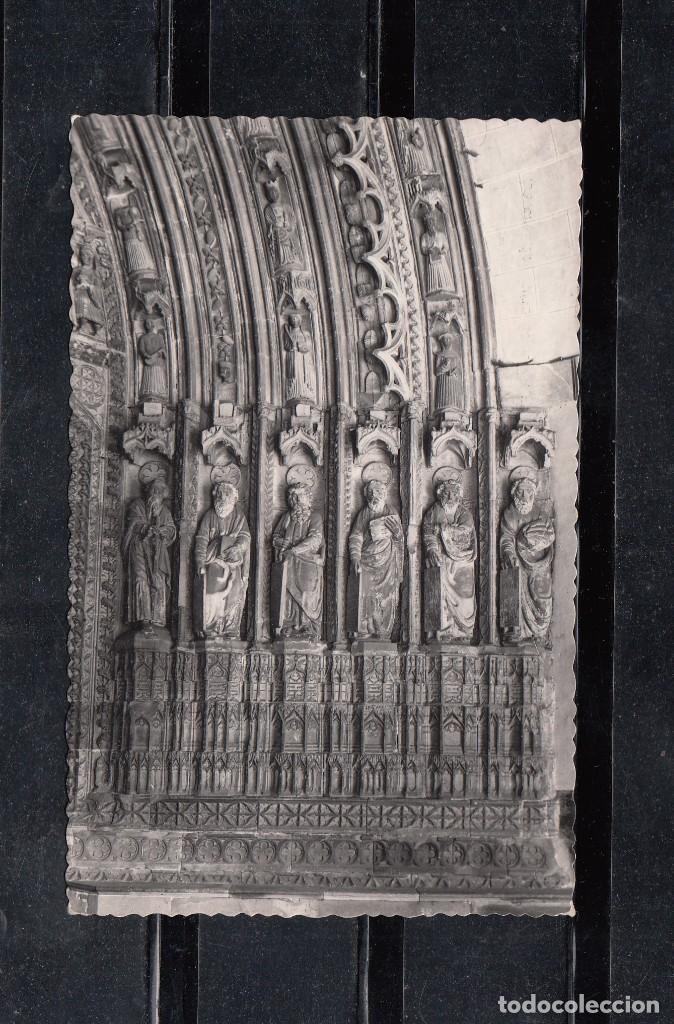 Postales: DEVA. 21 LATERAL DEL PORTICO DE LA IGLESIA - Foto 1