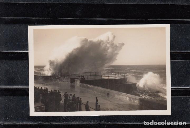 Postais: 376. SAN SEBASTIAN. ROMPE OLAS - GRANDES MAREAS
