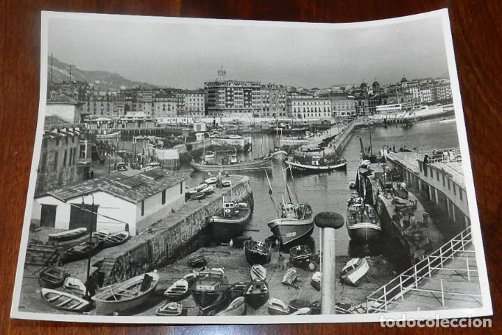 Cartes Postales: ANTIGUA FOTOGRAFIA DE SAN SEBATIAN, PUERTO DE PESCADORES, ES GRANDE MIDE 23,6 X 17,5 CMS. FOTOGRAFIA