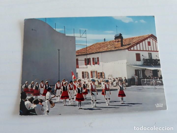 Postales: Danza Pa&iacute;s Vasco ikurin ari