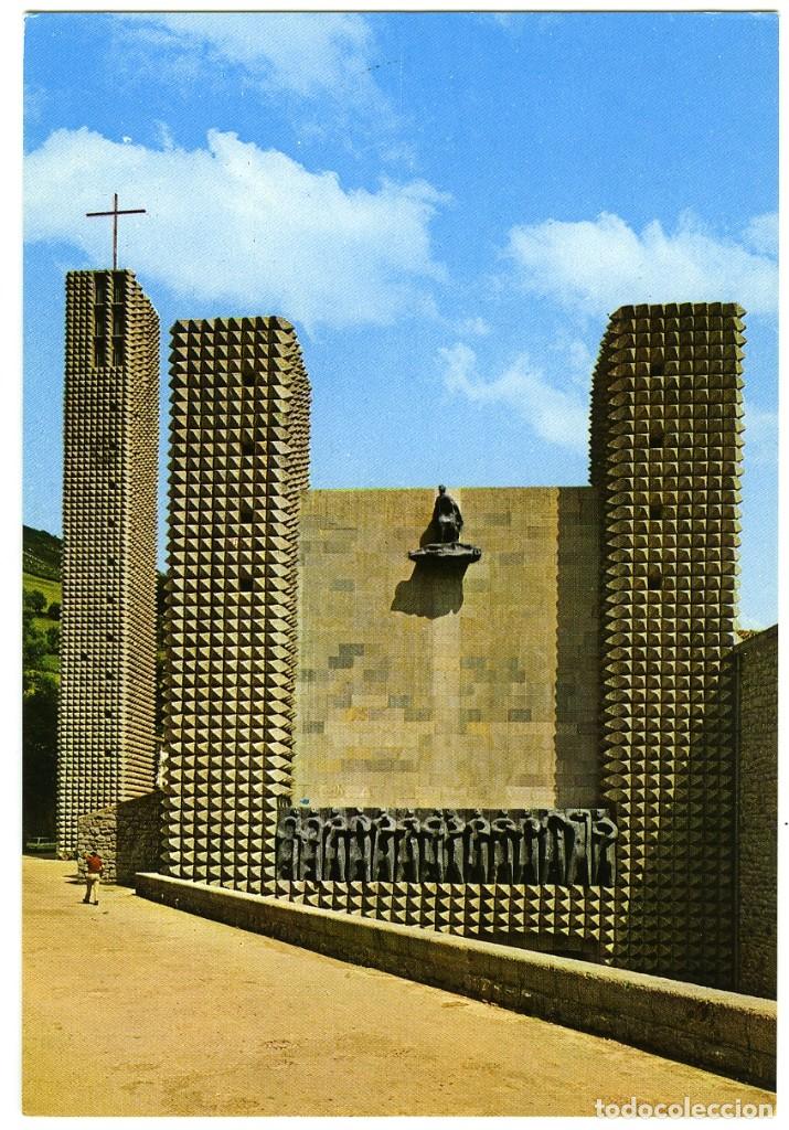 Cartoline: N&ordm; 20 - ARANZAZU. Vizcaya. Fachada. Sin circular. Ed. GARC&Iacute;A GARRABELLA.