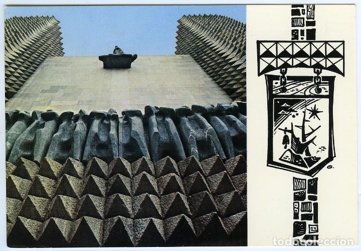 Cartoline: N&ordm; 37 - ARANZAZU. Vizcaya. Fachada de la Bas&iacute;lica. Sin circular. Ed. GARC&Iacute;A GARRABELLA.