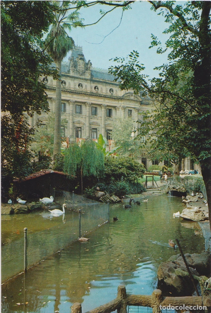 Postcards: SAN SEBASTIAN, PLAZA DE GUIPUZCOA Y DIPUTAACI&Oacute;N &ndash; FUERTES  N&ordm; 10 &ndash; S/C