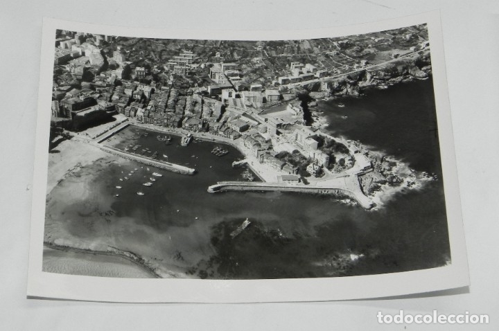 Cartoline: ANTIGUA FOTOGRAFIA AEREA DE EL PUERTO DE LEQUEITIO (VIZCAYA) PUERTO, MIDE 18 X 13 CMS. EL ESCANER NO