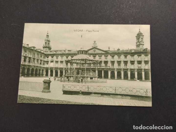 Postais: VITORIA-GASTEIZ-PLAZA NUEVA-FOTPIA&middot;CASTA&Ntilde;EIRA ALVAREZ...-POSTAL ANTIGUA-(64.092)