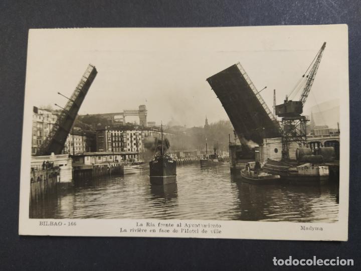 Postais: BILBAO-LA RIA FRENTE AL AYUNTAMIENTO-PUENTE ELEVADIZO-166-FOTOGRAFICA MADYMA-POSTAL ANTIGUA-(64.457)
