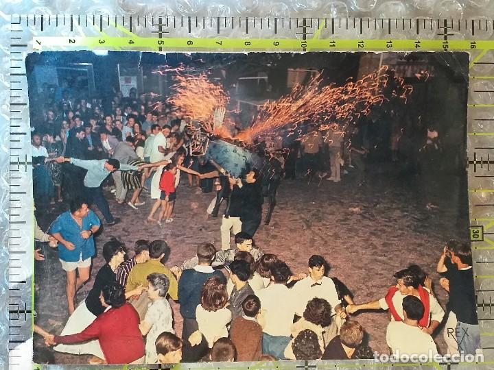 Postales: POSTAL FRANCIA 1963 CIRCULADA Y SELLADA / PA&Iacute;S VASCO - TORO DE FUEGO / RODILLO PROMOCI&Oacute;N TUR&Iacute;STICA