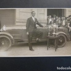 Postales: SAN SEBASTIAN AUTOMOVILISTA CHIRON EN SU AUTOMOVIL 1928 POSTAL FOTOGRAFICA CARTE PHOTO FOTOGRAFO. Lote 248206935