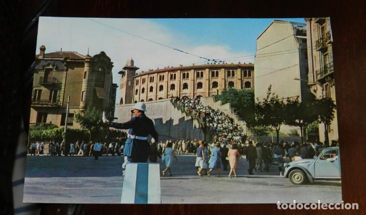 Postkarten: FOTO POSTAL DE SAN SEBASTIAN, PLAZA DE TOROS UN DIA DE CORRIDA, N. 48, ED. GALARZA, NO CIRCULADA.