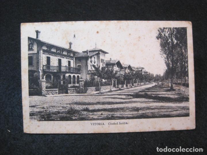 Postcards: VITORIA-GASTEIZ-CIUDAD JARDIN-SELLO CENSURA MILITAR VITORIA-ED&middot;M.ARRIBAS-POSTAL ANTIGUA-(81.535)