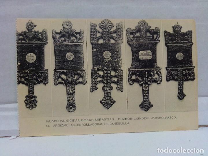 Cartes Postales: MUSEO MUNICIPAL DE SAN SEBASTI&Aacute;N.ENROLLADORAS DE CANDELILLA.FOT.HAUSER Y MENET.NO CIRCULADA.