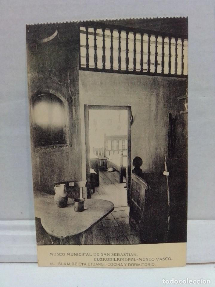 Postais: MUSEO MUNICIPAL DE SAN SEBASTI&Aacute;N.COCINA Y DORMITORIO.FOT.HAUSER Y MENET.NO CIRCULADA.