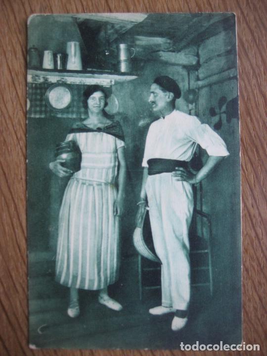 Postkarten: Pais Vasco. Trajes. Costumes. N&ordm; 234. Ed. M.D. Bordeaux. Sin circular