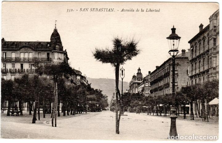 Postcards: BONITA POSTAL - SAN SEBASTIAN - AVENIDA DE LA LIBERTAD - EDICION G.G.GALARZA
