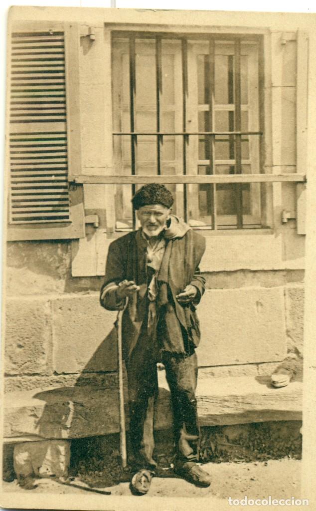 Postales: TIPOS VASCOS. MENDIGO. POSTAL FRANCESA. HACIA 1910.